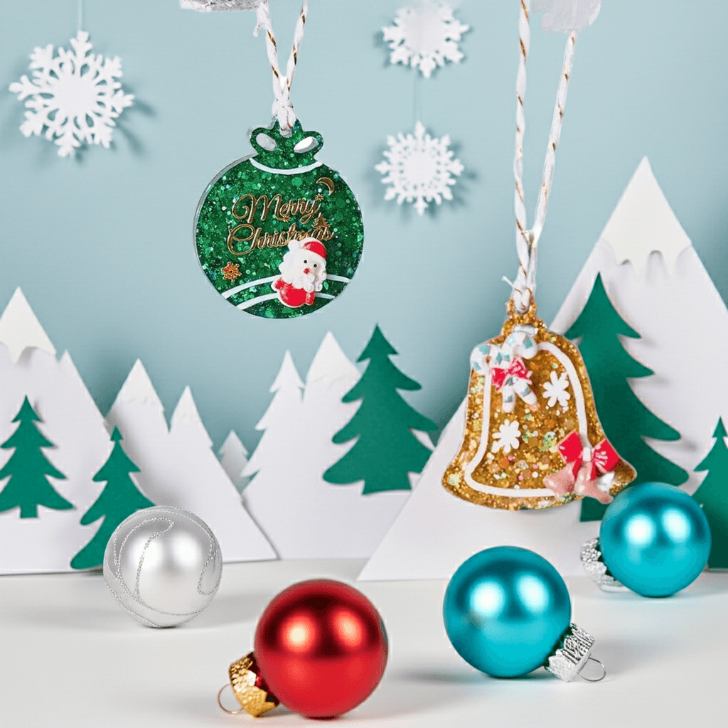 Vista 2 de Adornos Navideños Personalizados en Resina Epoxi – Brillantes y Únicos Vista 2 de Adornos Navideños Personalizados en Resina Epoxi – Brillantes y Únicos