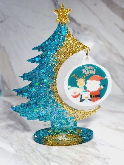 Imagen 2 de Árbol de Navidad Personalizado en Resina Epoxi – Diseño con Fotos Imagen 2 de Árbol de Navidad Personalizado en Resina Epoxi – Diseño con Fotos