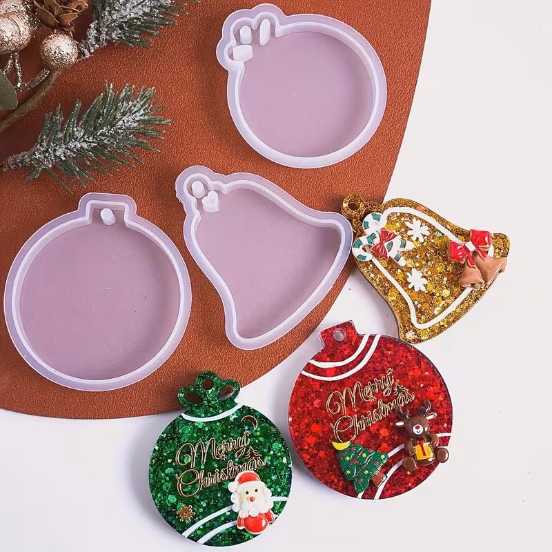 Vista 3 de Adornos Navideños Personalizados en Resina Epoxi – Brillantes y Únicos Vista 3 de Adornos Navideños Personalizados en Resina Epoxi – Brillantes y Únicos