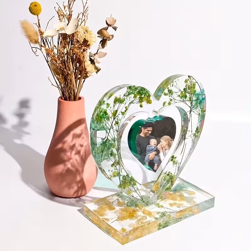 Imagen 1 de Marco Corazón en Resina Epoxi – Personalizado para Fotos y Regalos Imagen 1 de Marco Corazón en Resina Epoxi – Personalizado para Fotos y Regalos